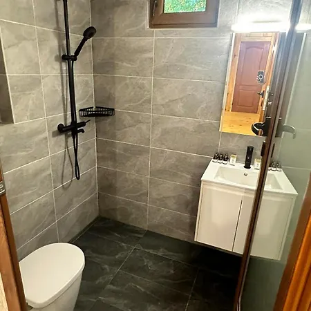 Villa Yarema Mountain Relax With Hot Jacuzzi & Sauna By Bookvillabg