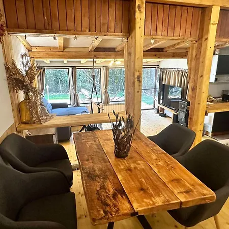 Луксозна вила Yarema Mountain Relax With Hot Jacuzzi & Sauna By Bookvillabg Zheleznitsa