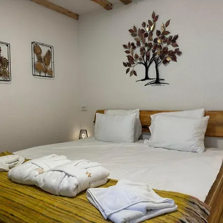 Villa Yarema Mountain Relax With Hot Jacuzzi & Sauna By Bookvillabg