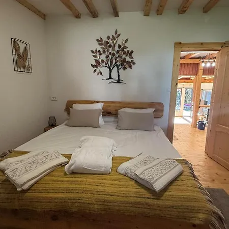 Луксозна вила Yarema Mountain Relax With Hot Jacuzzi & Sauna By Bookvillabg *