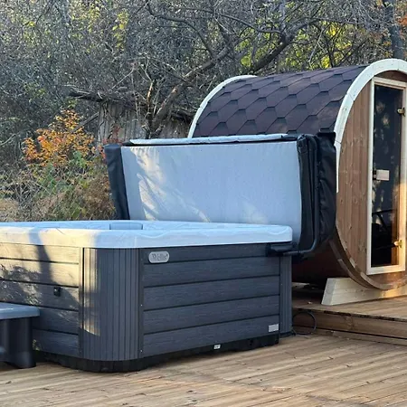 Yarema Mountain Relax With Hot Jacuzzi & Sauna By Bookvillabg Луксозна вила Zheleznitsa