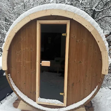 Луксозна вила Yarema Mountain Relax With Hot Jacuzzi & Sauna By Bookvillabg
